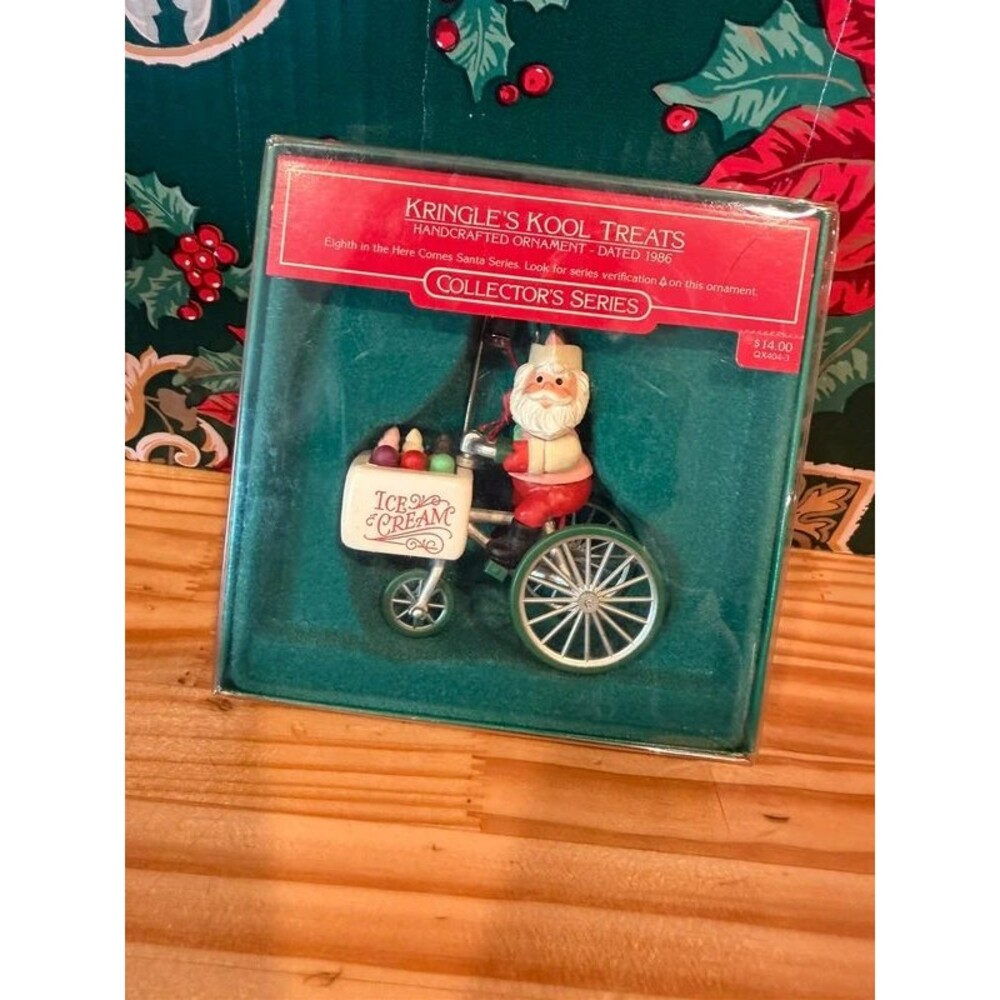 Hallmark 1986 Kringle's Kool Treats Here Comes Santa #8 Ornament
